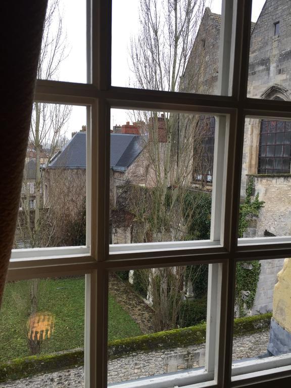 Le Castel Ecossais Bed & Breakfast Senlis  Exterior photo